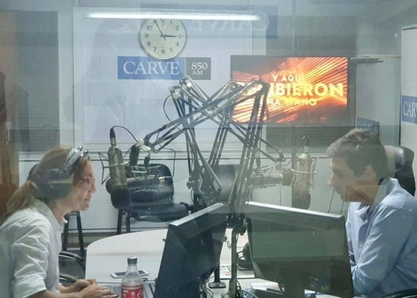 Gustavo Saenz y Maria Gomensoro en Radio Carve